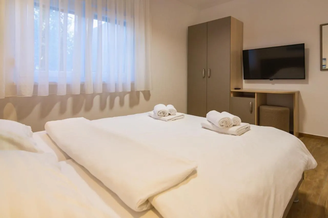Apartment City Life With Free Parking Pula