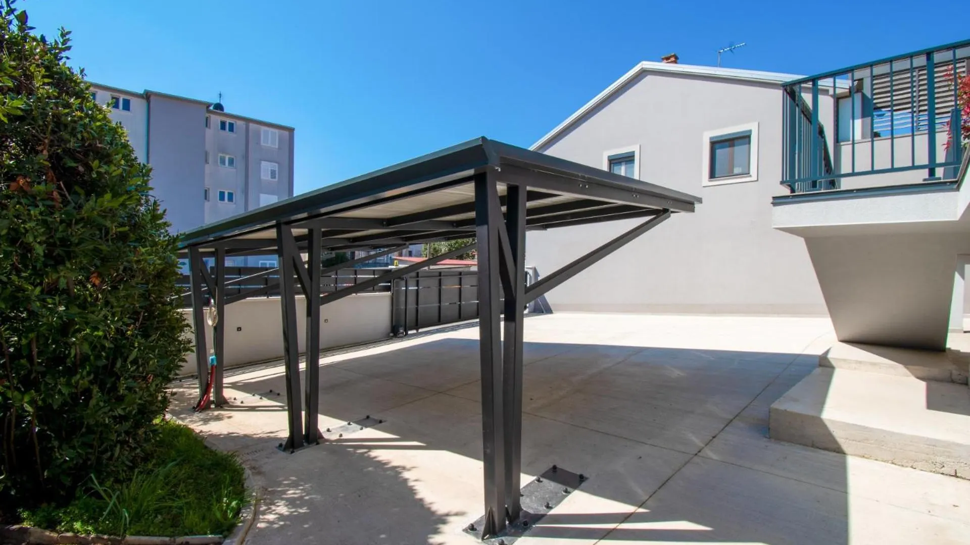 City Life With Free Parking プーラ